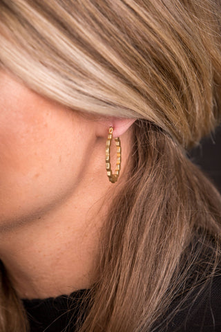 1.25" Gold Matte Scalloped Hoop Earring